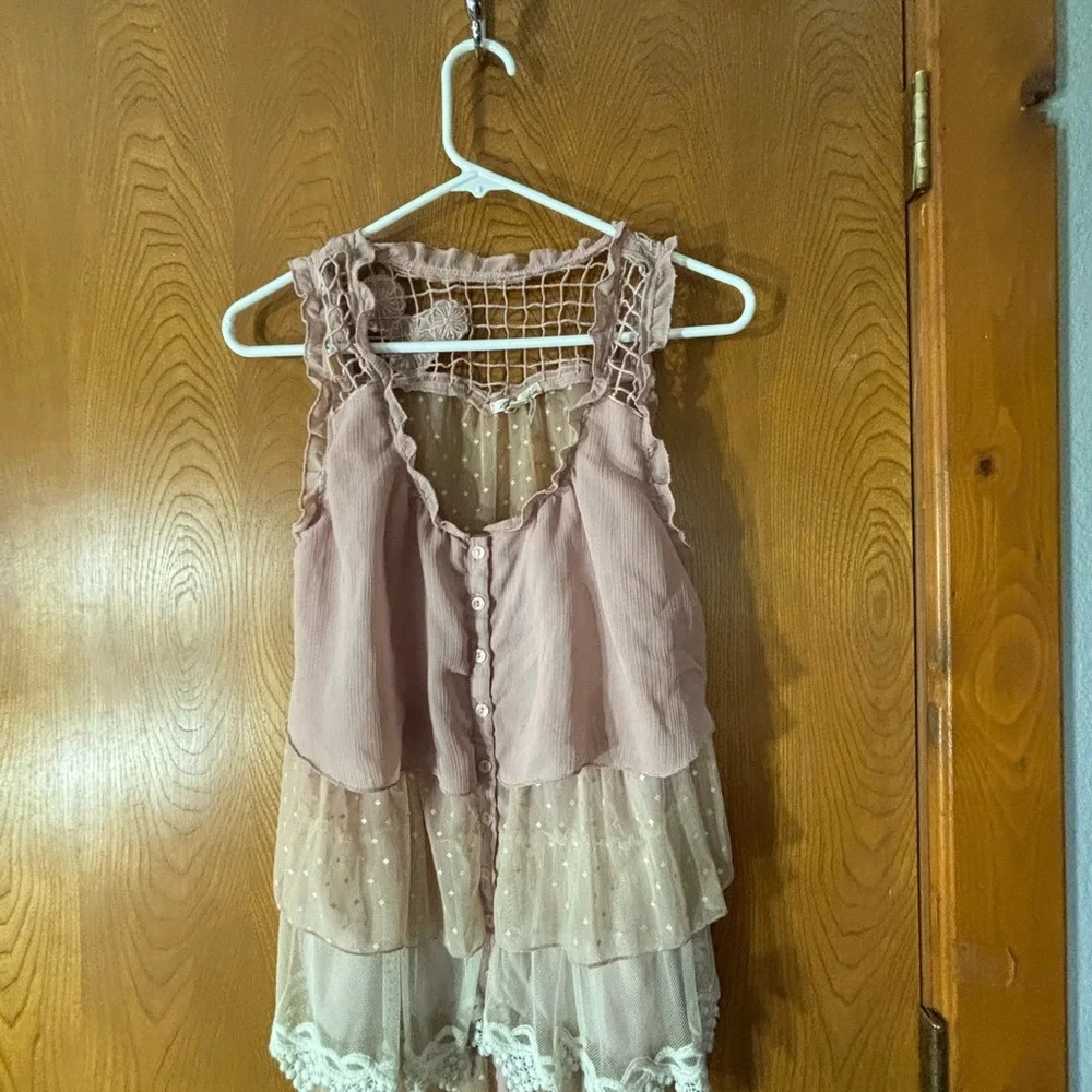 Marineblu Mauve and Beige Layered Sleeveless Blouse - Picture 4 of 6